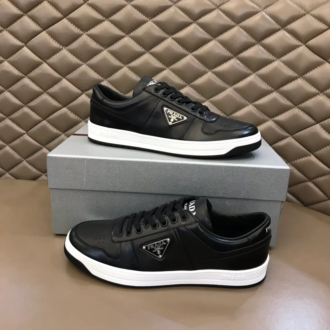 P380 Yuan 38-45 Prada Prada’s new men’s leather sports shoes, the highest version on the market, any comparison is welcome🆚! The original leather has excellent texture and is super high-end! Fetal sheep net lining imported from Italy, removable pad! Luxurious materials and fine workmanship, highly recommended!